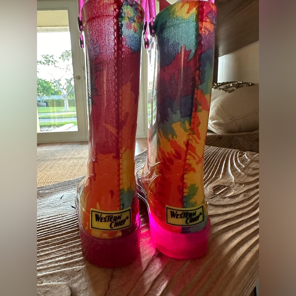 Western Chief Rainbow Lighted Rain Boot - Kids'